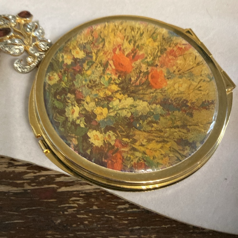 Cleaning out of costume jewelry 7 pieces of jewelry mirror compact . Used - Picture 6 of 9